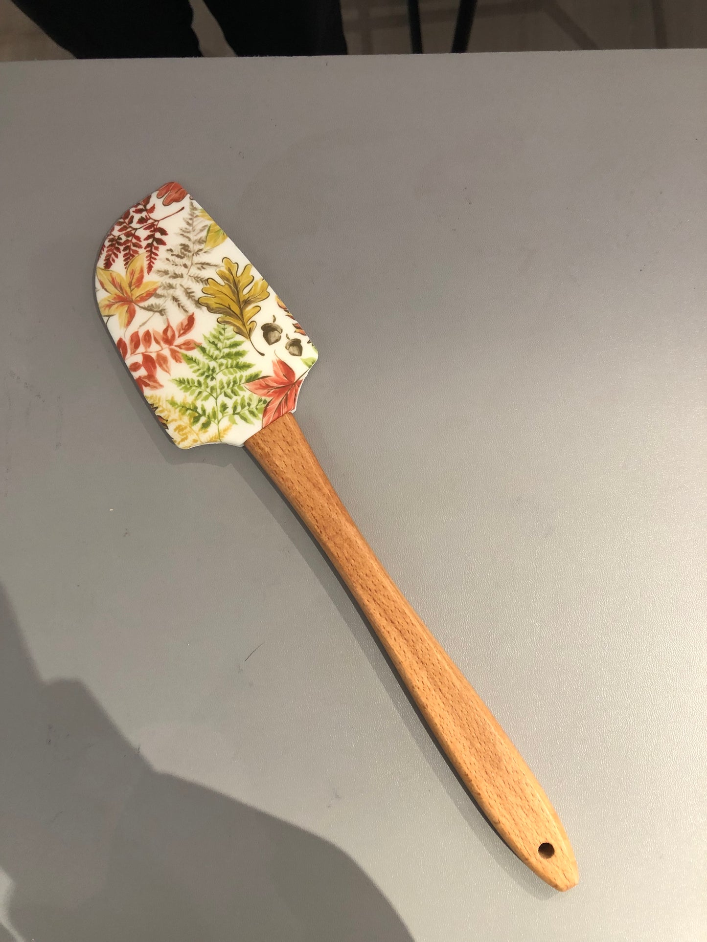 SRÍMUKÄ Wooden baking spatula, floral