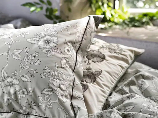 PRAKTBRACKA Duvet cover and 2 pillowcases, white240x220/50x80 cm