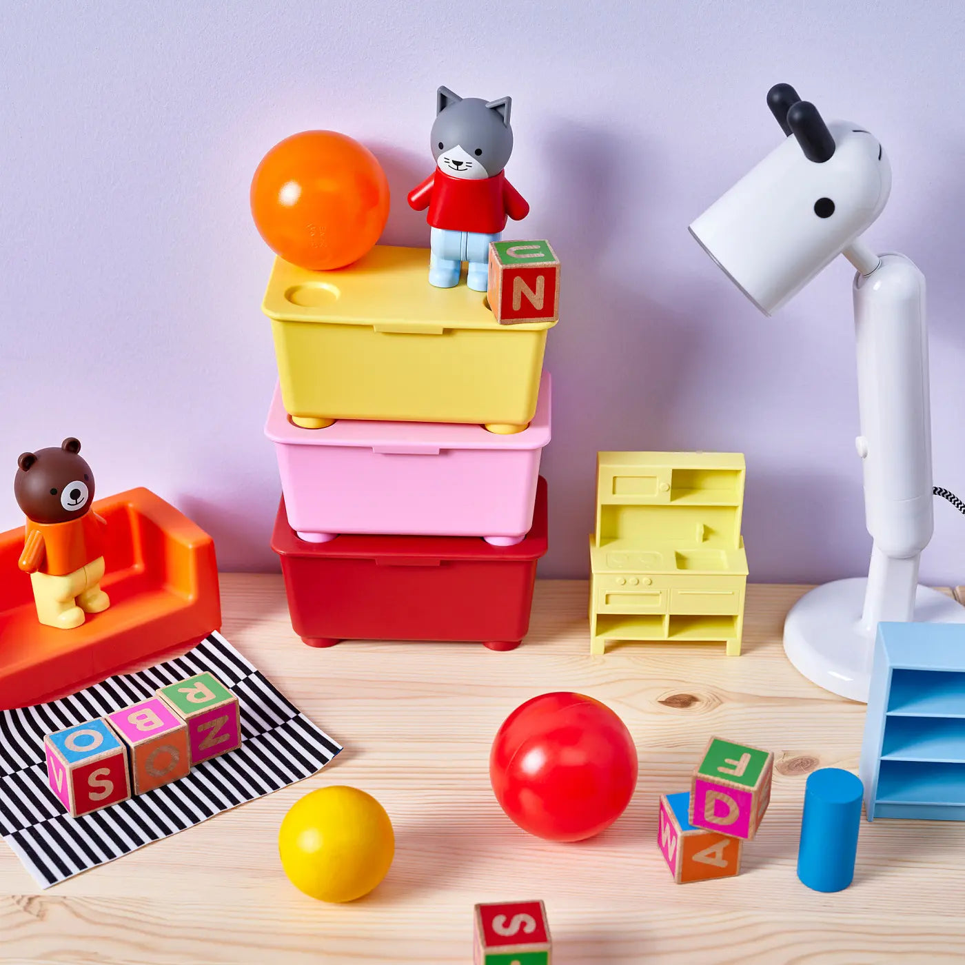 Glis box with lid, red pink yellow, 17x10cm