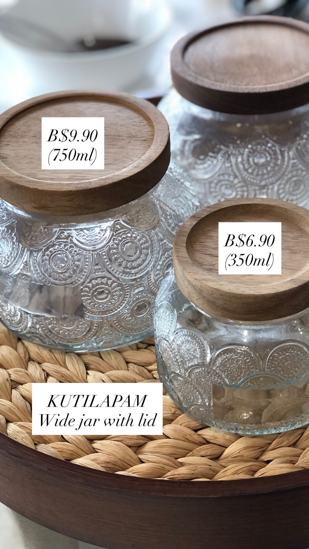 KÜTILAPAM Wide jar with lid, embossed glass/ acacia wood