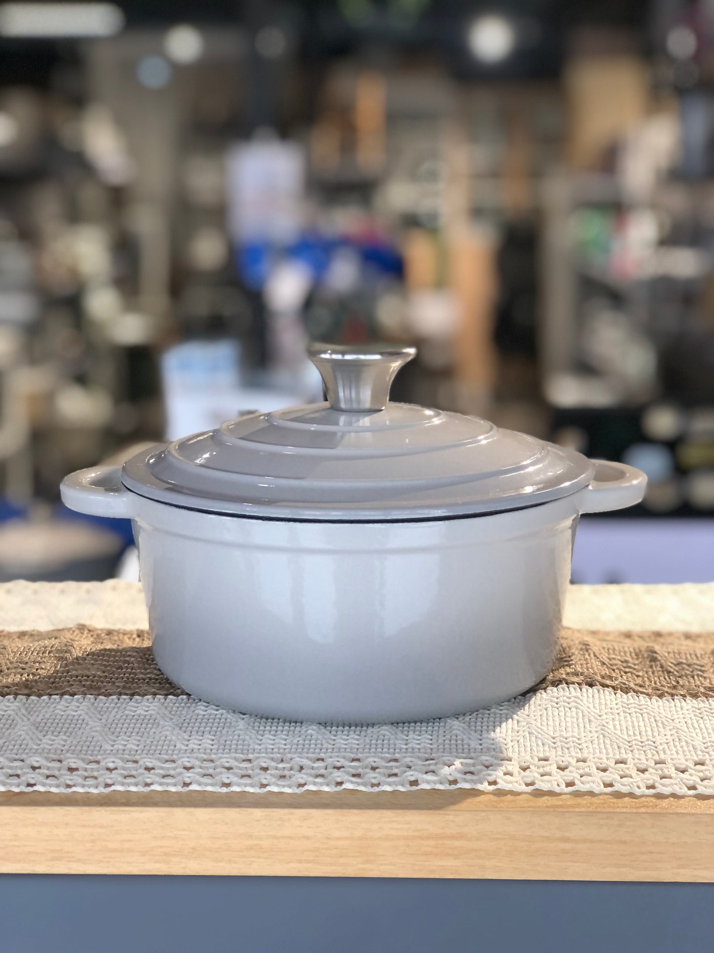 SRÍMUKÄ Cast Iron Enamel pot