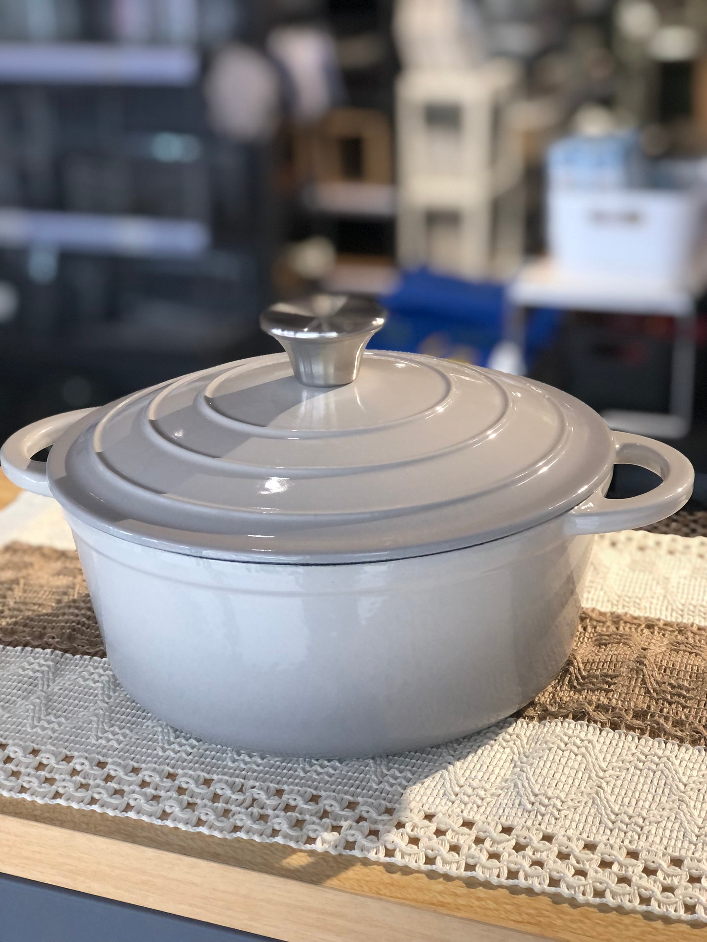 SRÍMUKÄ Cast Iron Enamel pot