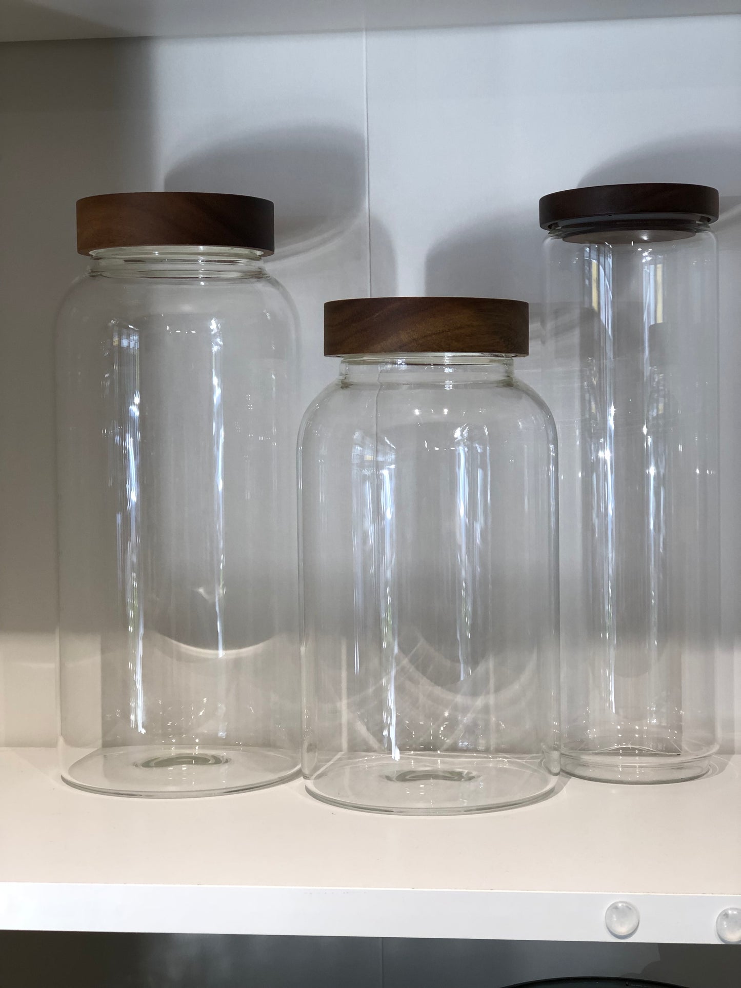 KÜTILAPAM Large jar with lid, glass/ acacia wood