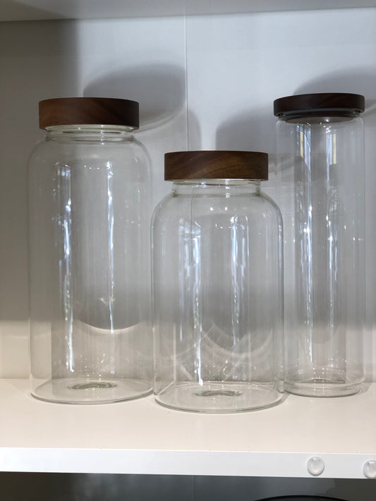KÜTILAPAM Large jar with lid, glass/ acacia wood