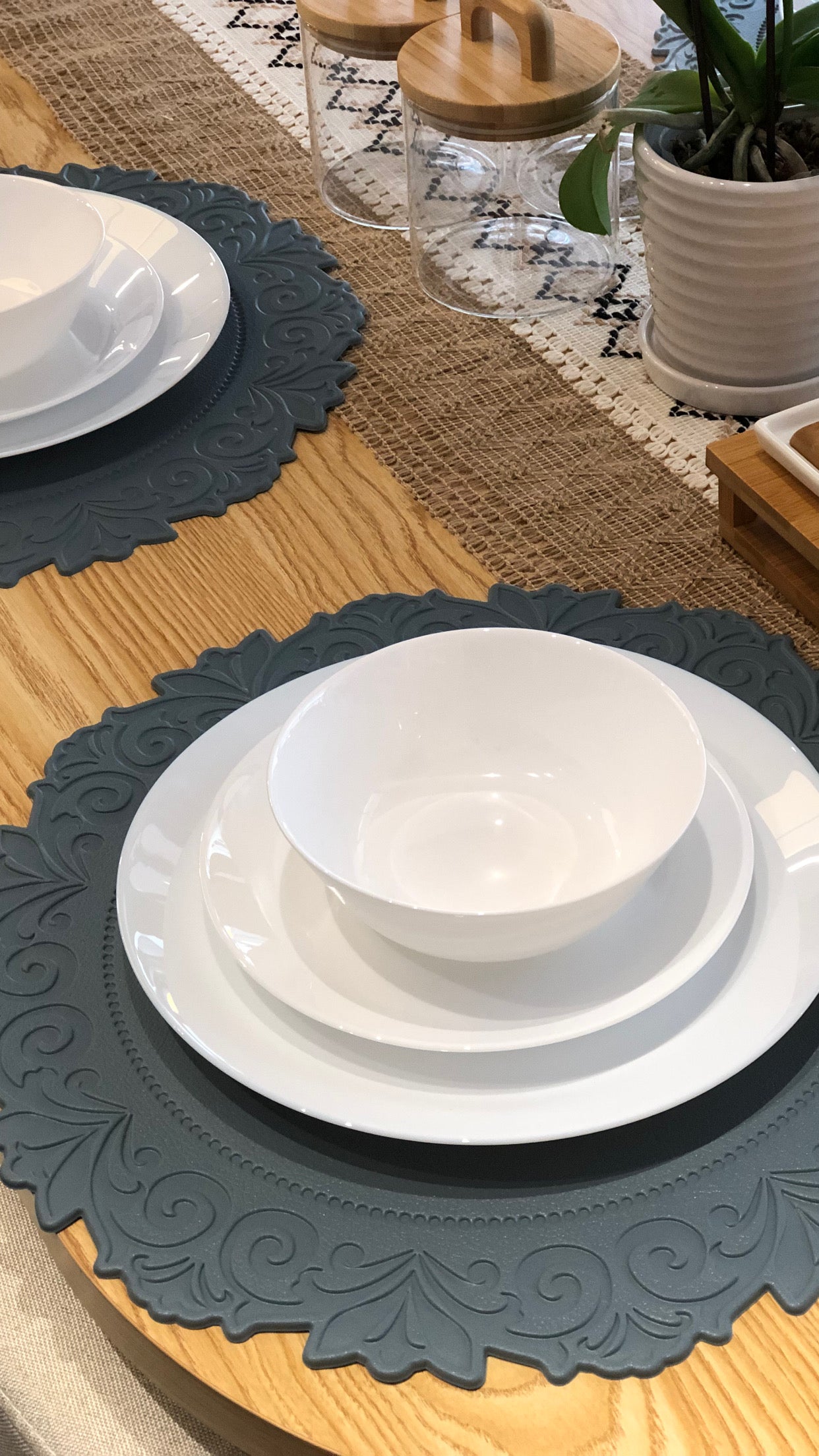 PŪLUT Placemat, 38cm, set of 4, embossed lace