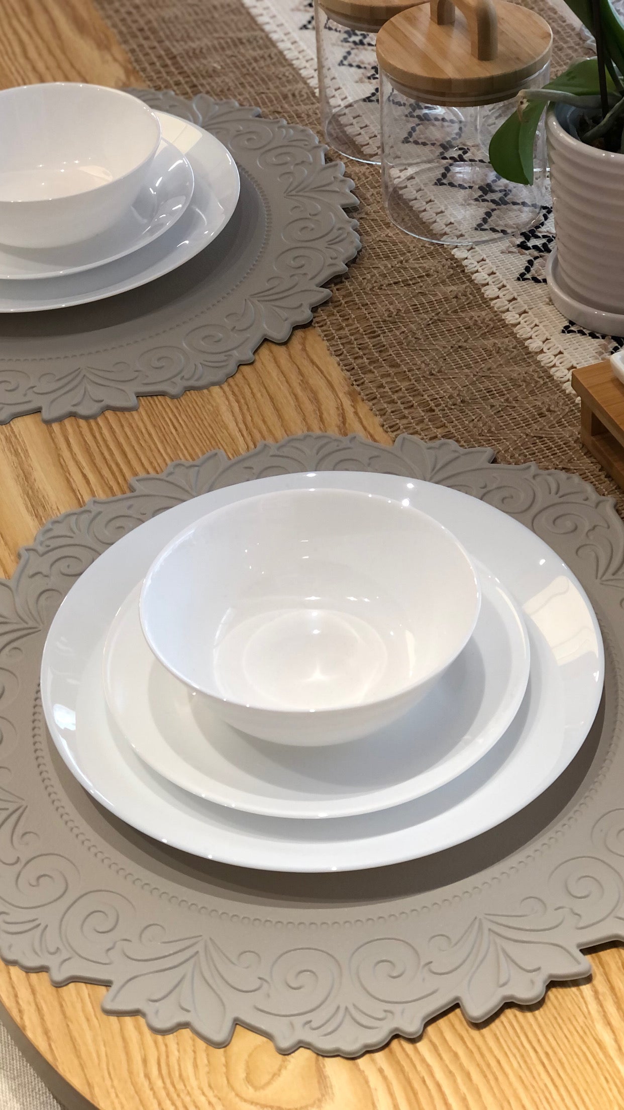 PŪLUT Placemat, 38cm, set of 4, embossed lace